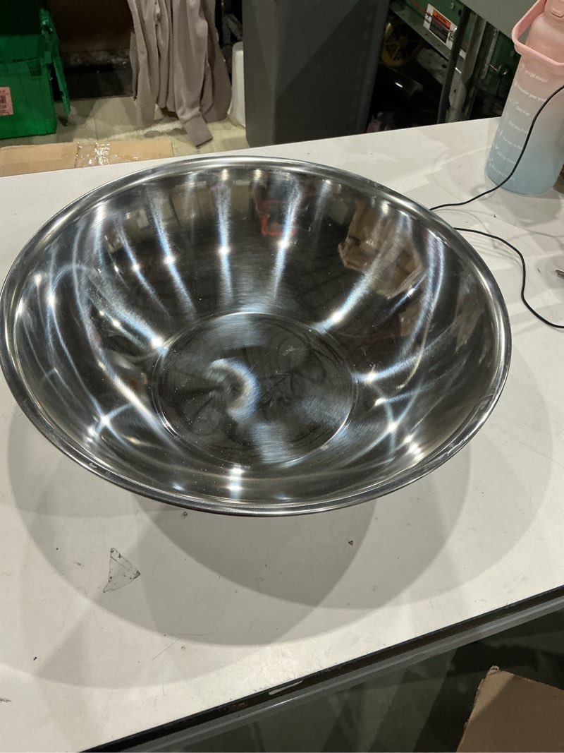 Condition photo showing Good Condition for good cook 7-quart bowl, stainless steel
