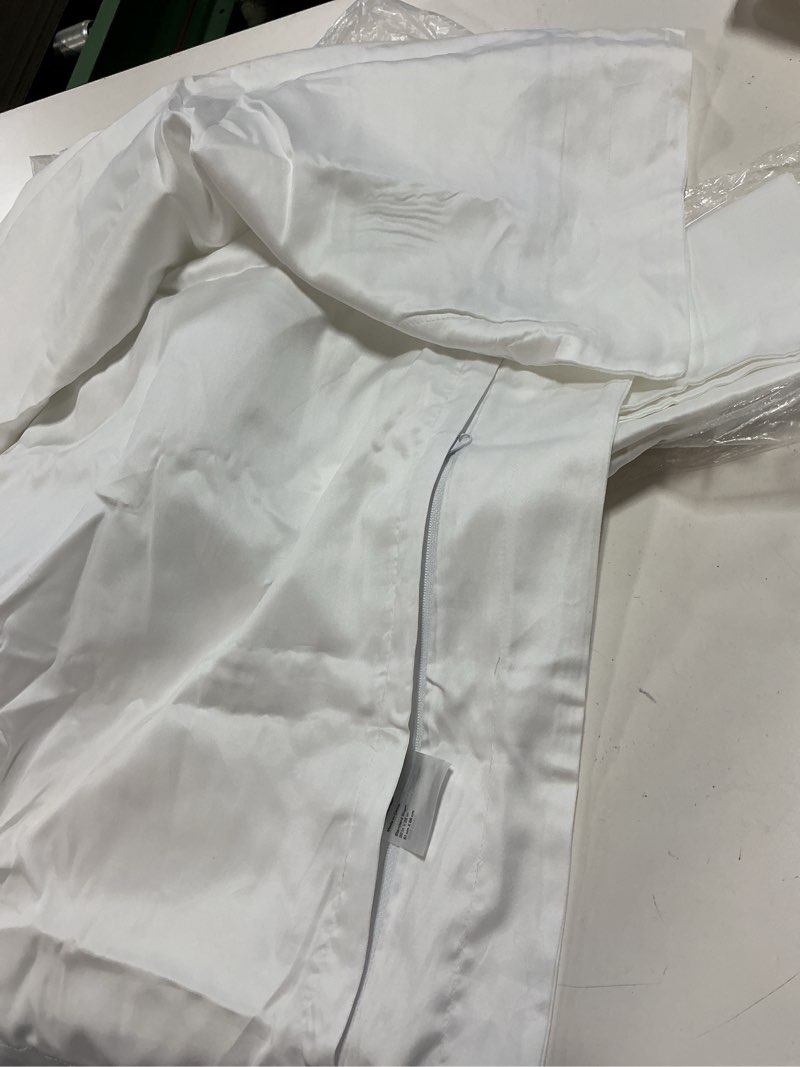 Condition photo showing Good Condition for signature giza cotton sateen sham set, king, white
