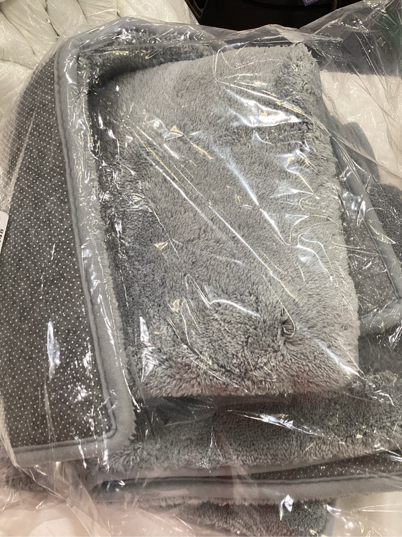Condition photo showing New/Like New for minidear bathroom rugs sets 2 piece - thick memory foam bath mat, ultra soft, plush fluffy, non-slip, quick dry, absorbent washable mat for tub, home decor (36x24 & 24x20 inch, gray) 2' x 3' (36x24+u24x20) grey
