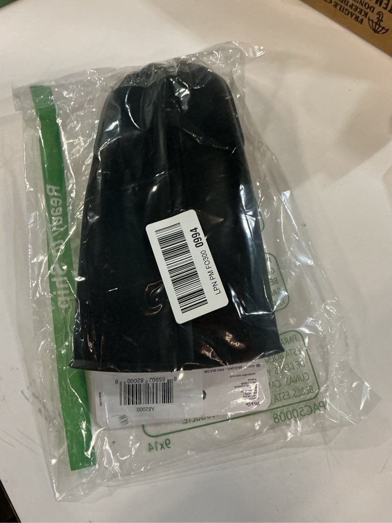 Condition photo showing Good Condition for MASTRAD - Pro Silicone Oven Mitt - Resistant to High Temperatures (Up to 572°F) - Length. : 11" 11-Inch
