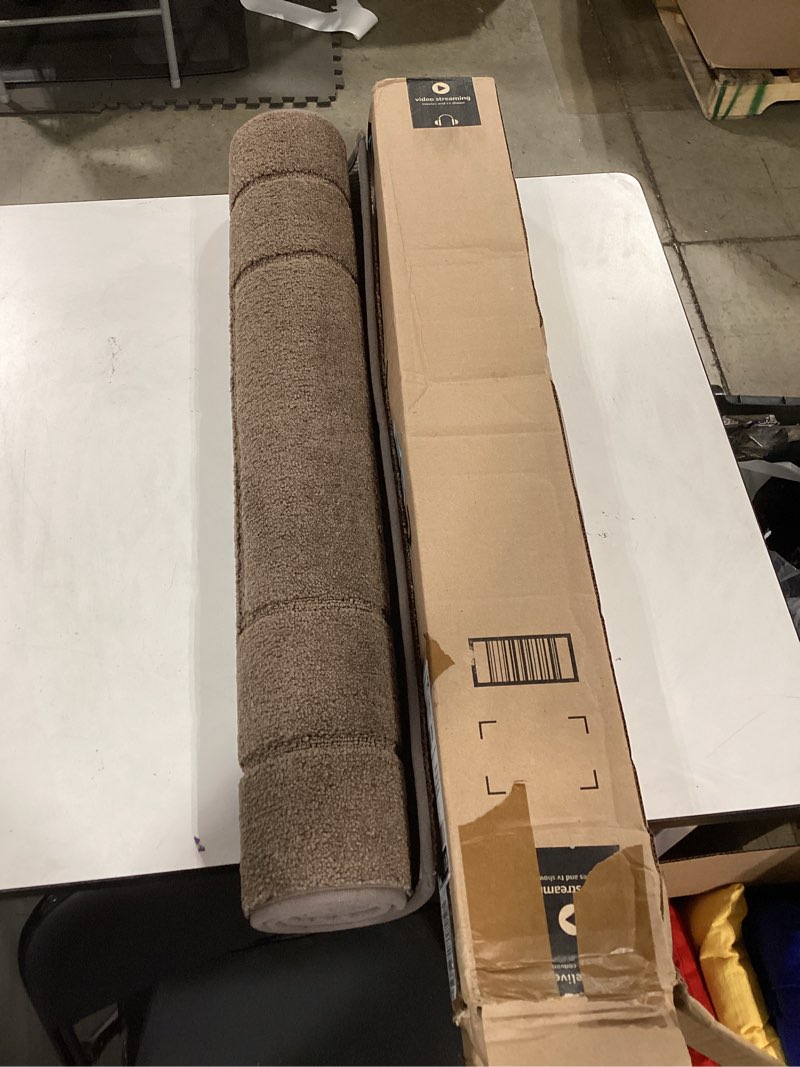 Condition photo showing Good Condition for purrugs dirt trapping door mat 32" x 47", non-slip/skid machine washable entryway rug, dog doormat, super absorbent welcome mat for muddy wet shoes and paws, grayish brown grayish brown 32" x 47"