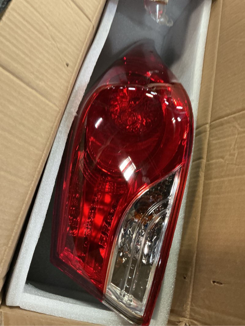 Condition photo showing Good Condition for tail light compatible with 2011 2012 2013 hyundai elantra rear right passenger side taillight replace hy2805119 (outer side)