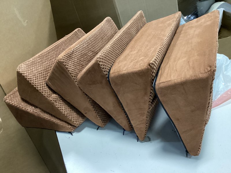 Condition photo showing Good Condition for Dog Ramp for Small Dogs, Small Dog Steps Dog Stairs for Staircase with Anti-Slip Bottom and Self-Sticky Pads to Fix Suitable for Small Dogs Cats(6Pcs, Dog Ramp Style Brown)