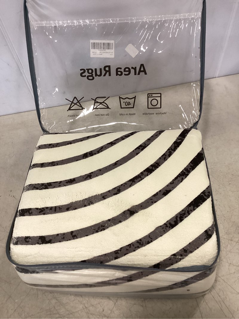 https://lotting-media.assets.bidfta.com/lotting_0b03ea01-c06e-44f6-bef3-6c016ab4272d