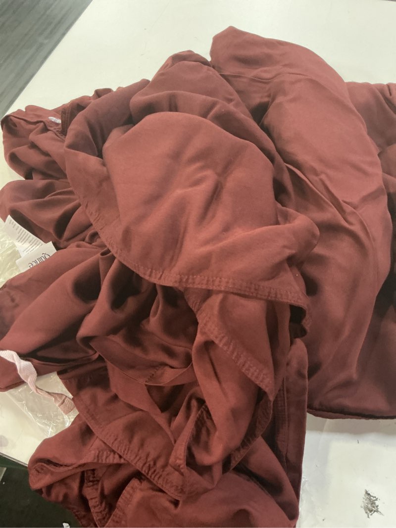 Condition photo showing Good Condition for bamboo duvet cover, full/queen, color: burgundy