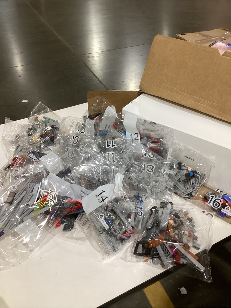 Condition photo showing Good Condition for LEGO Marvel Spider-Man Daily Bugle Building Sets for Adults - Display as Office or Book Shelf Decor - Gifts for Christmas - 25 Minifigures - 76178 Standard Packaging