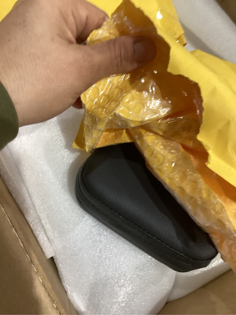 Condition photo showing Good Condition for Detachable Sissy Bar Passenger Backrest Compatible with 2009-2024 Harley Davidson Touring Street Glide Road King Electra Glide Ultra Limited, 30“ Chrome Quick Release Sissy Bar with PU Leather Pad