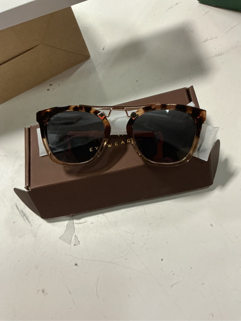 Condition photo showing Good Condition for wearme pro wmp eyewear - women's oversized polarized sunglasses: square vintage style with metal double-bar bridge crystal brown tortoise/black lens