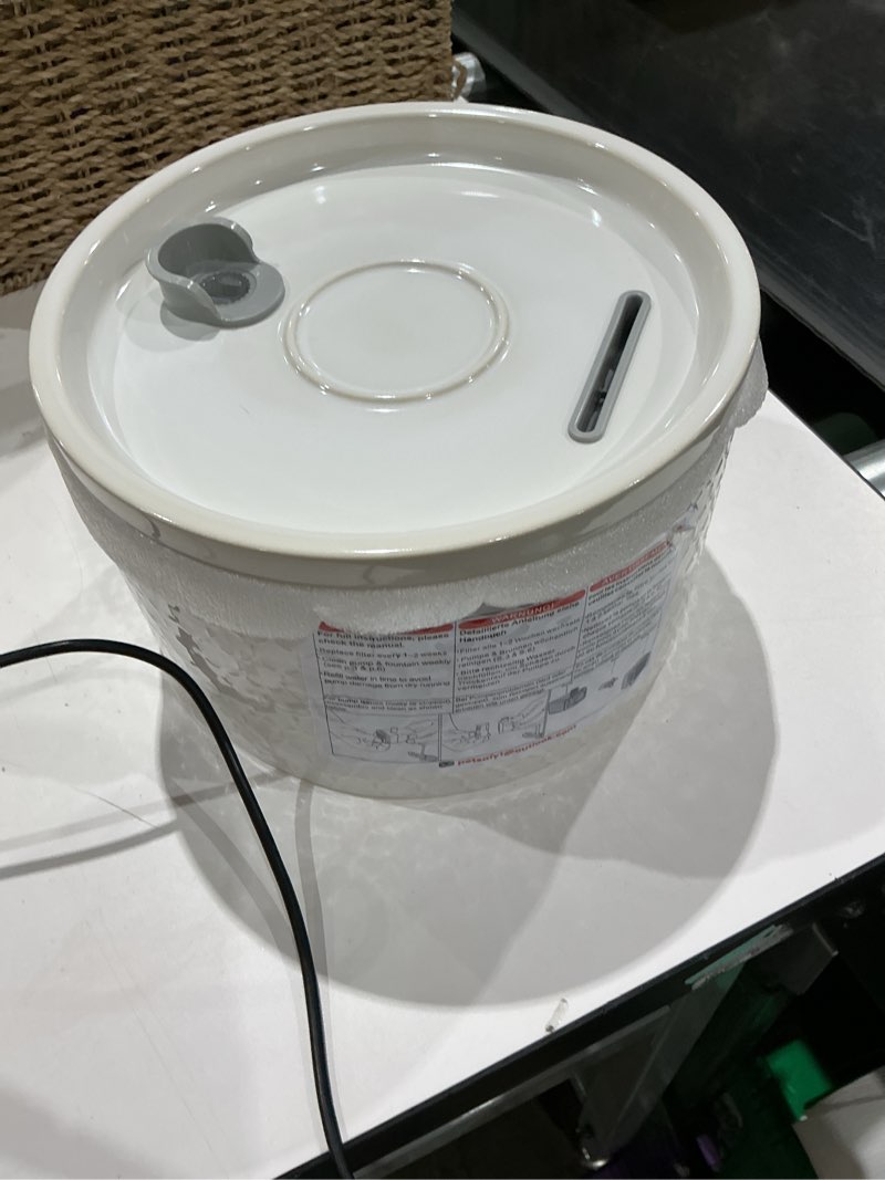 Condition photo showing New/Like New for misfans ceramic cat water fountain - 2.1l/71oz - honeycomb embossed all-ceramic body & pure copper spout - non-toxic & automatic pet drinking fountain indoor with ultra-quiet pump, 3 filters & sponge honeycomb embossed ceramic cat fountain