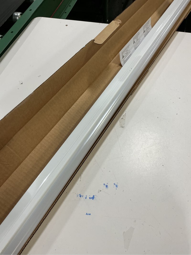 Condition photo showing Good Condition for Lithonia Lighting 1 Light LED Strip Light, 4 Foot LED Ceiling Lighting Fixture, 2500 Lumens, 4000K, 80CRI, 20W, Kitchen and Garage Use (MNSL L46 1LL 120V 40K 80CRI M6) 1-Light 4-Foot 120V