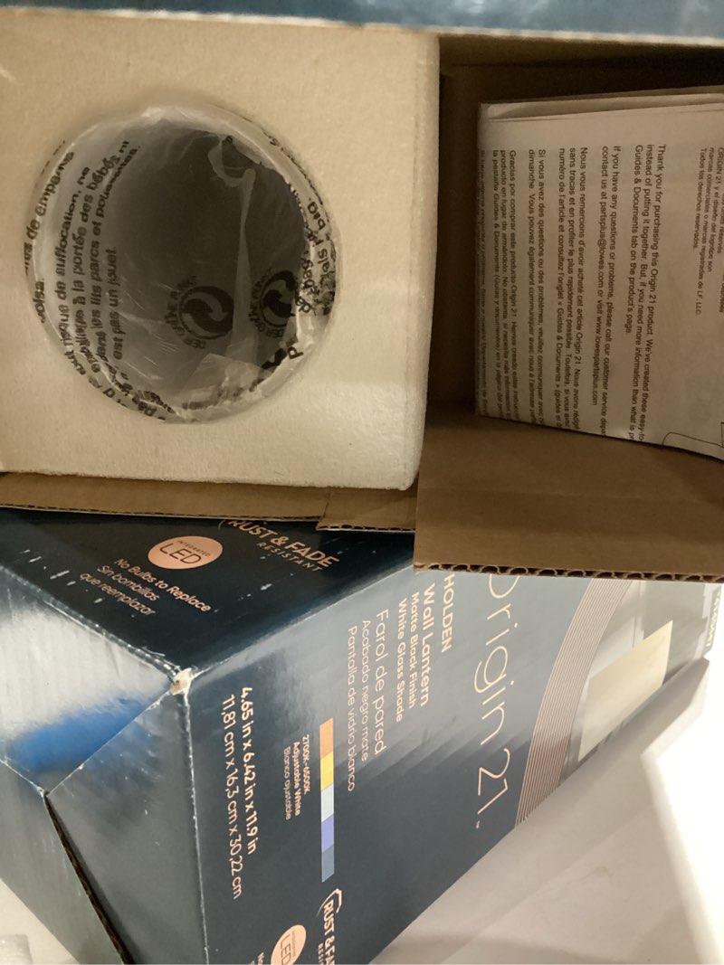 Condition photo showing Good Condition for Origin 21 Holden 11.9-in H Matte Black Hardwired Integrated LED Outdoor Wall Light