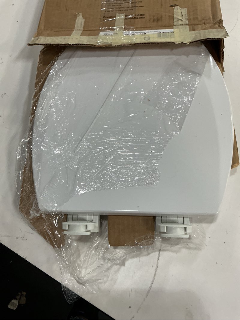 Condition photo showing Good Condition for bemis 1500ec 390 lift-off wood elongated toilet seat, cotton white (pack of 1)