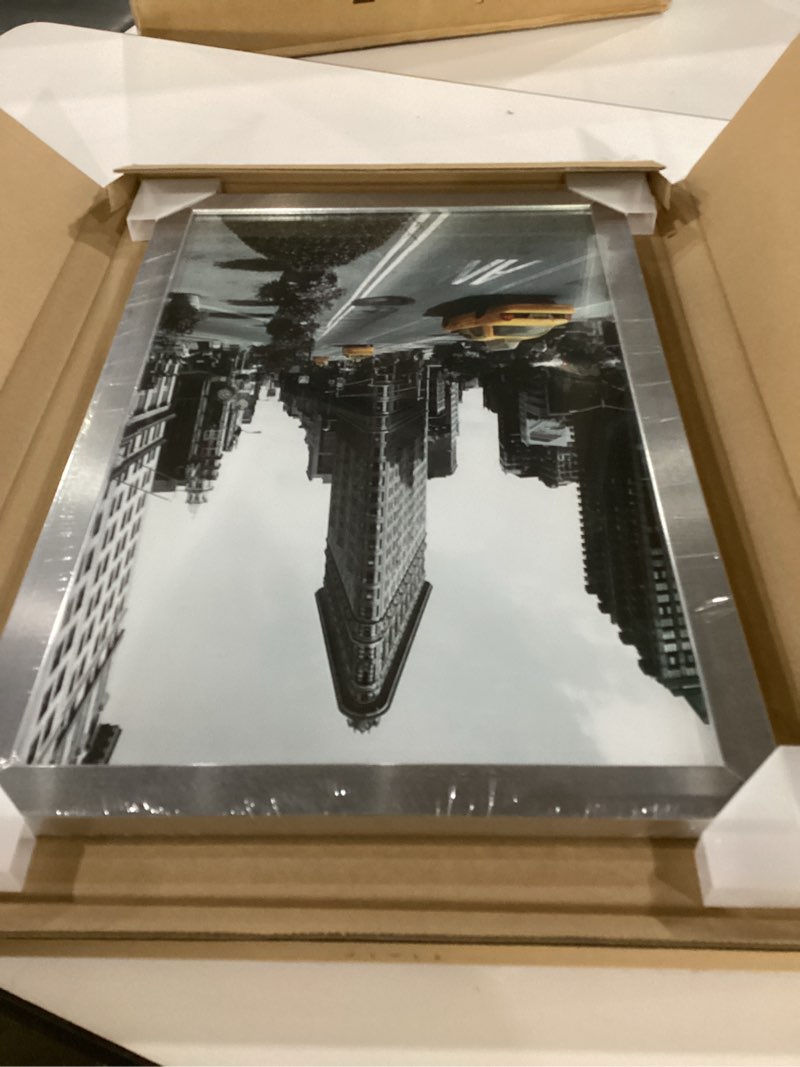 Condition photo showing New/Like New for americanflat 11 x 17 wood picture frame