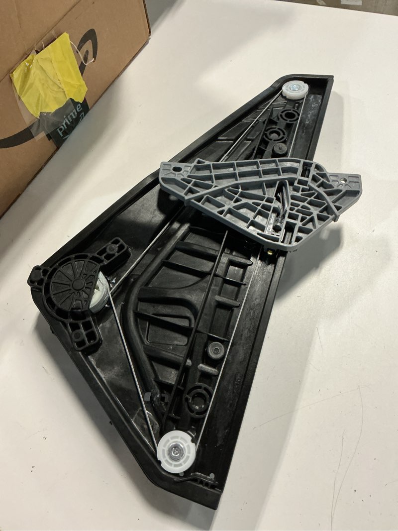 Condition photo showing Good Condition for power window regulator compatible with 2012-2017 veloster,front left side, electric window regulator with motor replace 824012v010 82401 2v010