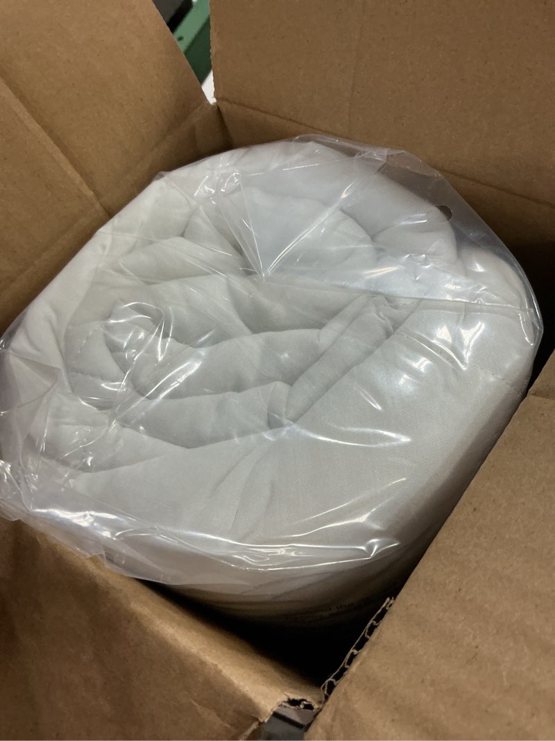 Condition photo showing New/Like New for Amazon Basics Hypoallergenic Quilted Plush and Breathable Mattress Topper Pad, 18 Inches Deep, Queen, White