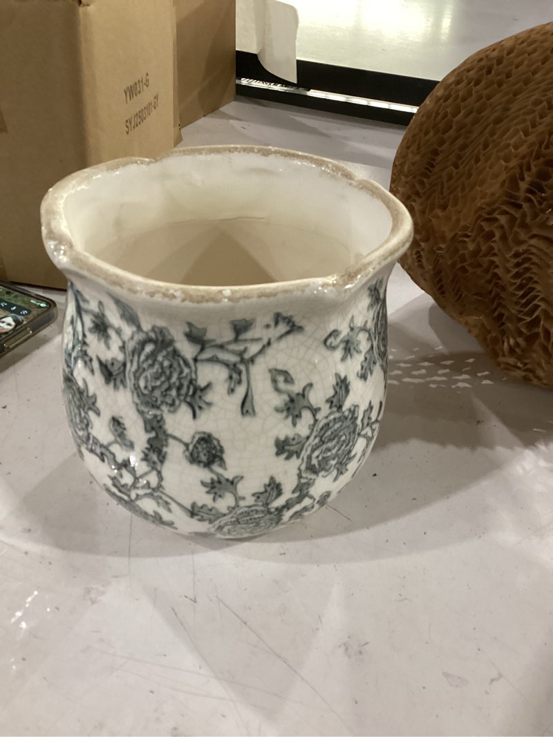 Condition photo showing Good Condition for dreamloom vintage ceramic planter for indoor plants,6.1" ice crack cottage scroll vase tuscan decor flower pots with drainage holes home kitchen farmhouse antique decorative gift (grey-corrugated)