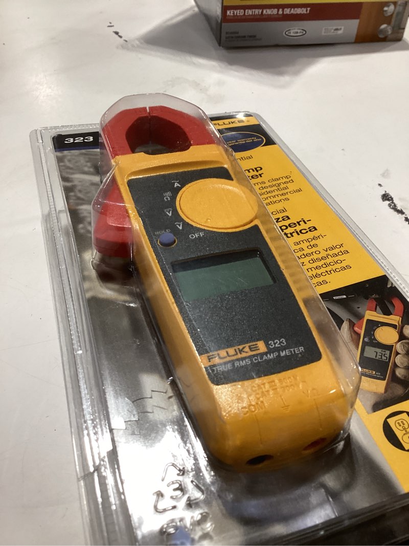 Condition photo showing Good Condition for fluke 600 v digital clamp meter