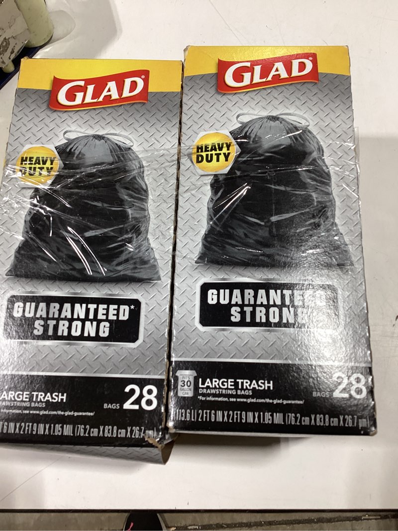 Condition photo showing Good Condition for 30 in. x 33 in. 30 gal. 1.05 mil black drawstring large trash bags (28-bags/box, 2