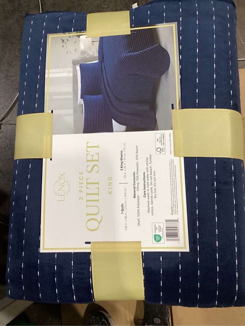 Condition photo showing New/Like New for king size lenox quilt set, navy