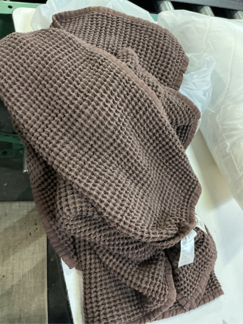 Condition photo showing Good Condition for organic waffle throw color: espresso size: 50x70