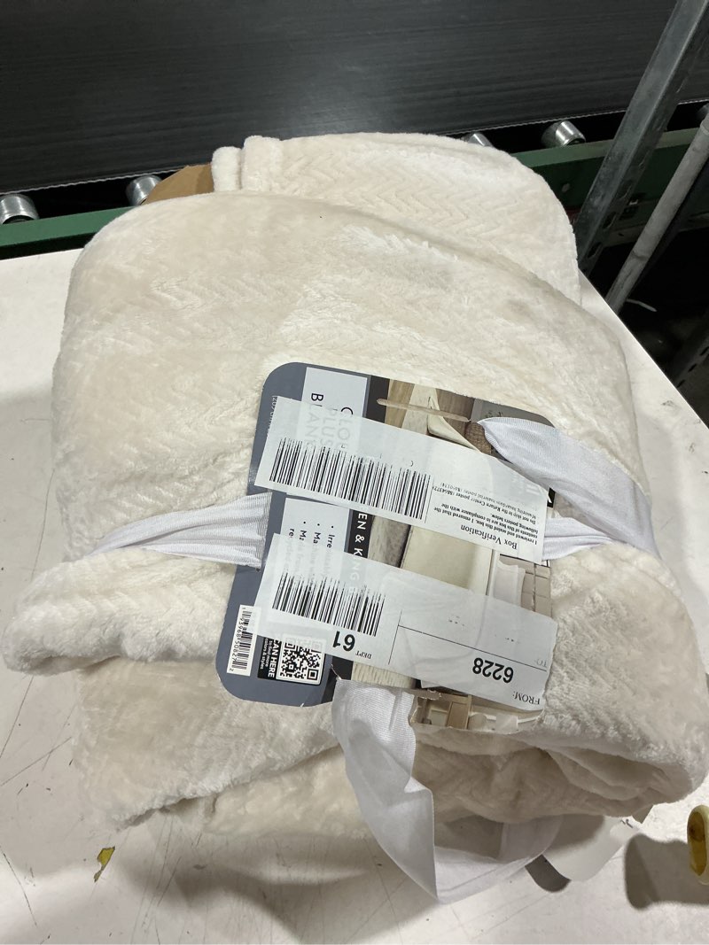 Condition photo showing As Is for member's mark oversized cloud touch blanket