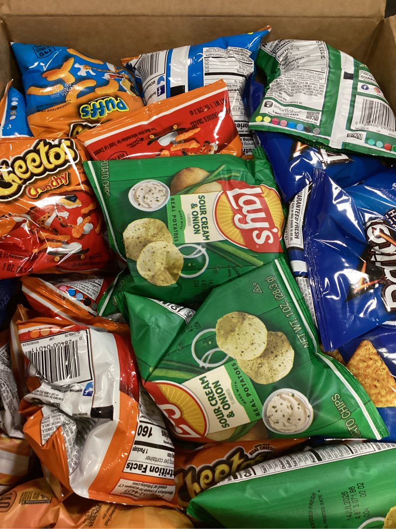 Condition photo showing New/Like New for frito-lay fun times mix variety pack, 2.37 pounds, (pack of 40) fun times mix 40 count (pack of 1)