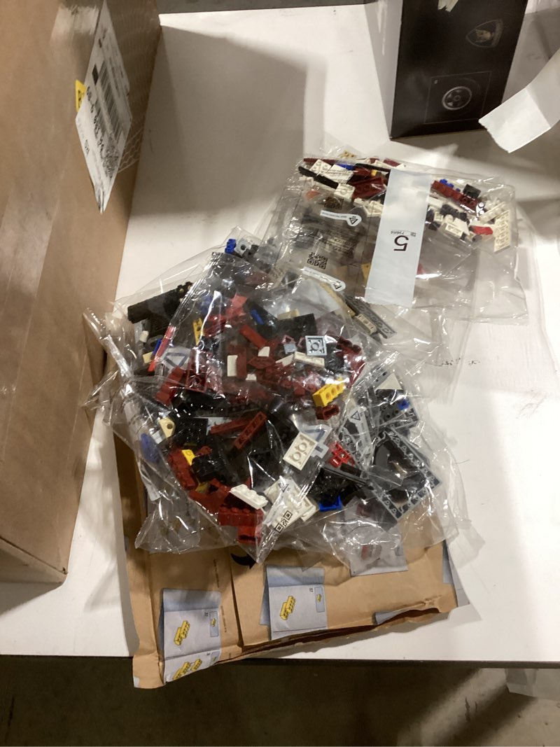 LEGO Icons Lamborghini Countach 5000 Quattrovalvole Model Car Kit - Collectible Building Set for Adu