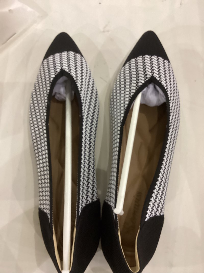 Condition photo showing Good Condition for Semwiss Women's Ballet Flats Comfortable Casual Dressy Shoes,Work Flats Office Shoes Pointed Toe Flats Black and White Size 8.5