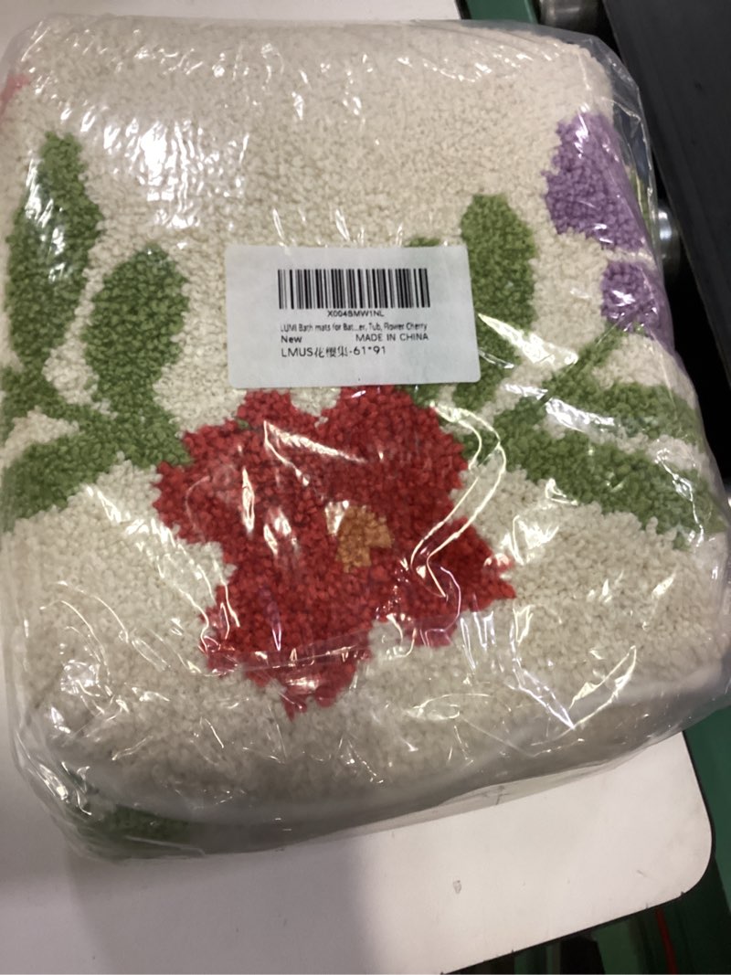 Condition photo showing New/Like New for lumi cute daisy bathroom rugs non slip with rubber backing, ultra soft, absorbent washable bath mat quick dry, premium microfiber plush carpet for kids room, bedroom, 24"x36" flora hue 24"x36"
