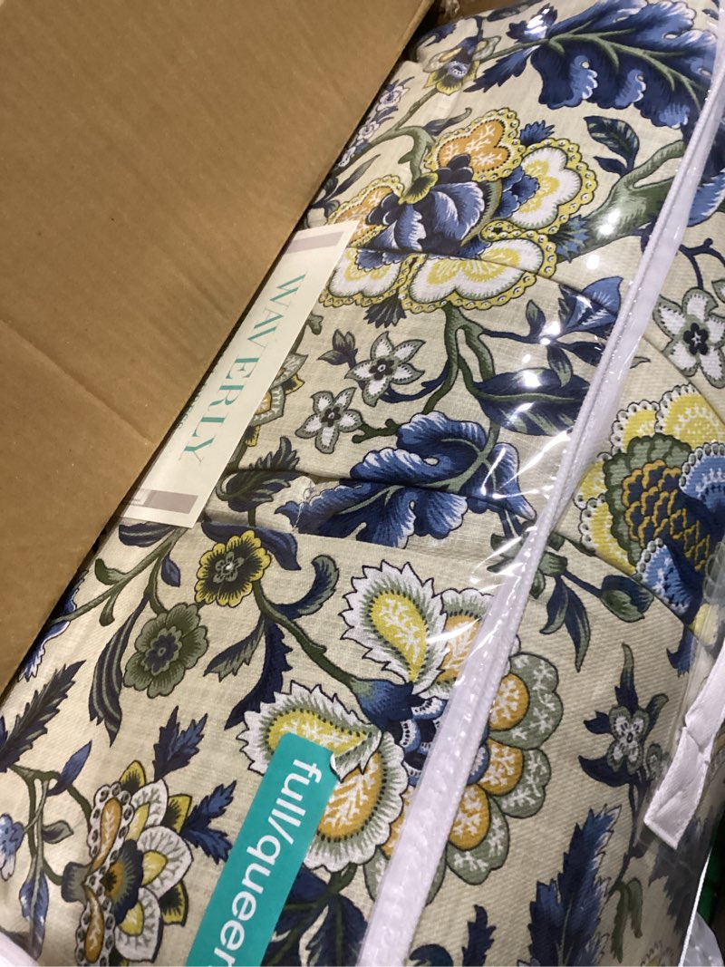 Condition photo showing As Is for (similar to stock photo )fuanna queen comforter set cream white, 7 pieces soft bedding sets queen size, all season lightweight bed in a bag with comforter, flat sheet, fitted sheet, pillowcases & shams cream white queen(88\"x 88\")
