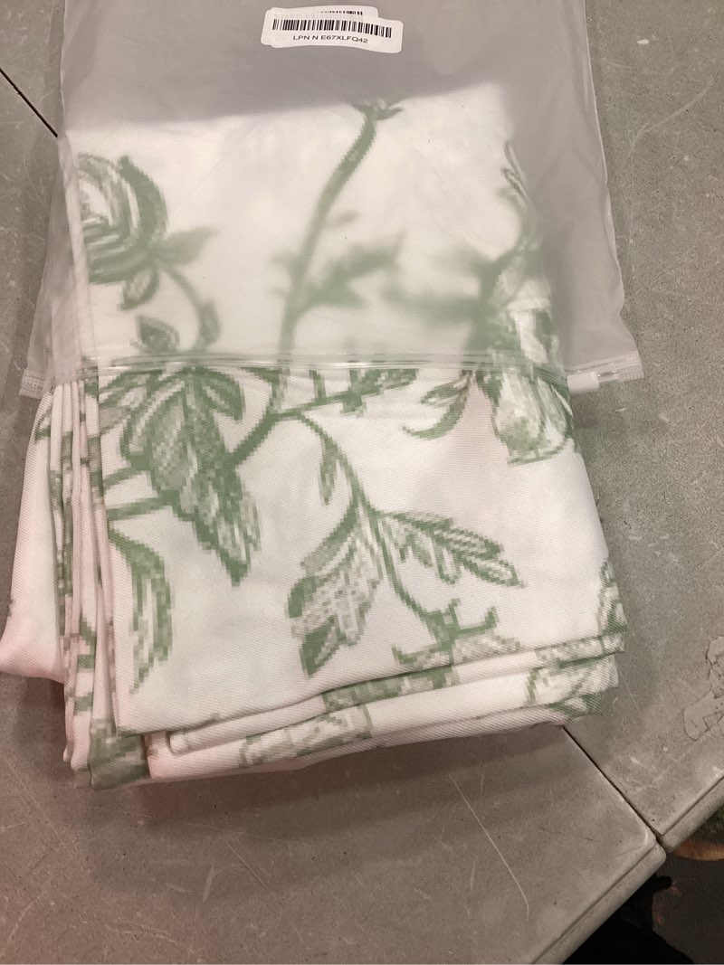 Condition photo showing Good Condition for sage green floral tablecloth rectangle 60x120 inch light green chinoiserie floral table cloth polyester fabric vintage spring summer flowers farmhouse table cover for home party picnic outdoor decor vintage sage green floral 60" x 120" (rectangular)