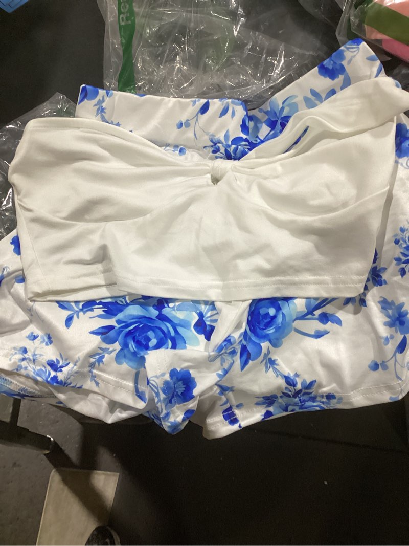 Condition photo showing Good Condition for shenhe women's two piece shorts set knot front bandeau top floral shorts beach vacation outfits small blue and white