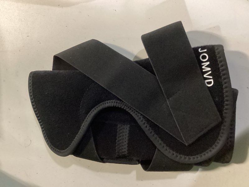 Condition photo showing Good Condition for Knee Brace for Knee Pain, Meniscus Tear, Adjustable Knee Support with Side Spring Stabilizers for Meniscus Tear, Arthritis, Patella Stability, Knee Pain Relief, Women and Men, Medium Black Medium