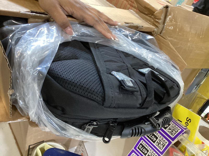 Condition photo showing Good Condition for swissgear 1900 scansmart laptop backpack, fits most 17-inch laptops, tsa-friendly lay-flat design, rfid protection, and tablet pocket, black, 31l, 18.5-inch 19-inch black/black