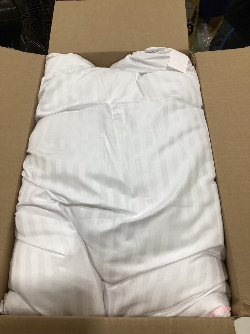Condition photo showing Good Condition for eiue hotel collection bed pillows for sleeping 2 pack queen size?pillows for side and back sleepers,super soft down alternative microfiber filled pillows,20 x 30 inches white queen (pack of 2)
