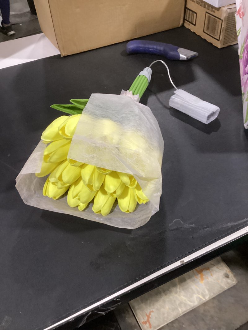 Condition photo showing Good Condition for 20pcs Tulip Bouquet Lamp Artificial Flower Night Light Real Touch Tulip Night Lamp LED Flower Light for Home Kitchen Decor(Yellow)