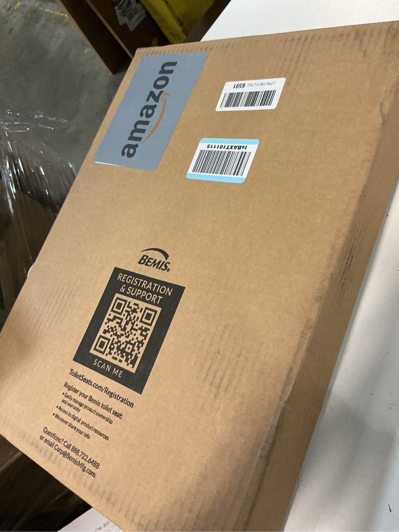 Condition photo showing New/Like New for mayfair linden slow close toilet seat, non slip heavy duty wood, easy install, elongated, white