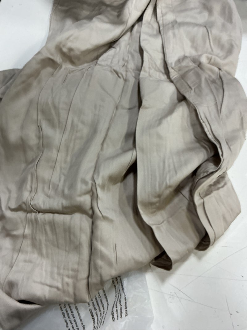 Condition photo showing Good Condition for quince, bamboo pillowcase set of 2 ,(twin)ivory