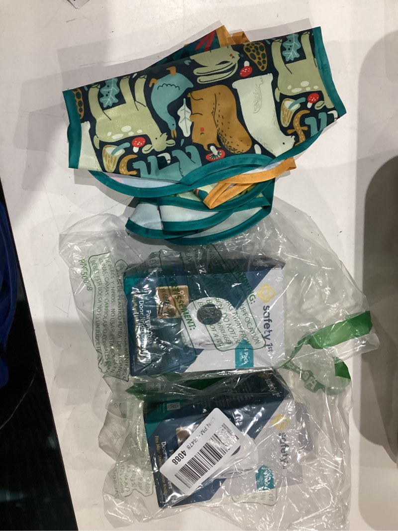 Condition photo showing Good Condition for assorted lot of baby items (baby clothes, baby accessories, baby toys)
