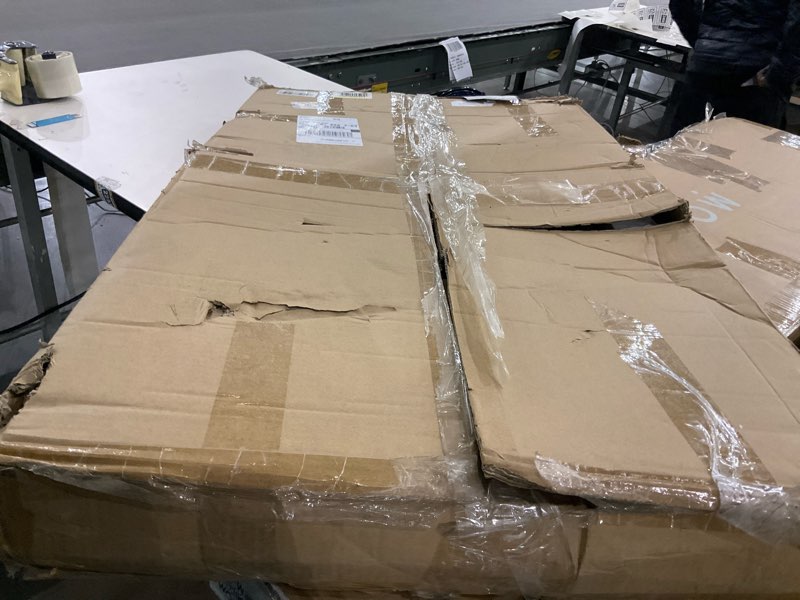 VEVOR 2.5" Rise Rubber Threshold Ramp, 3 Channels Cord Cover Wheelchair Ramp, No-Slip Surface, 2200 