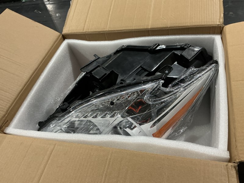 Condition photo showing New/Like New for wflnhb replacement for prius 2012-2015 left and right sides with white housing headlamp assembly 8113047520 8117047520 to2518134c to2519134c