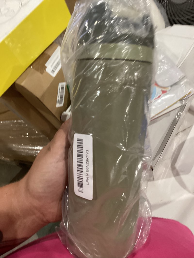 Condition photo showing Good Condition for owala freesip - stainless steel - 24-oz. - green off road off road 24 ounces