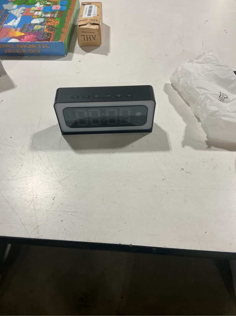 Condition photo showing Good Condition for gyliziex 2k clock camera, 5g & 2.4g wifi indoor pet nanny cameras with alarm for home, full color night vision, human motion detection, local sd storage