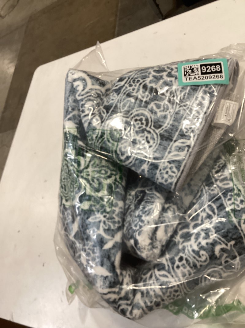 Condition photo showing Good Condition for jinchan lima washable area rug 3x5 entryway rug - distressed vintage floral ultra-thin low-pile soft non-shedding indoor floor carpet for kitchen bedroom entrance laundry living room (3x5ft, blue) 3' x 5' (buttery soft) border blue