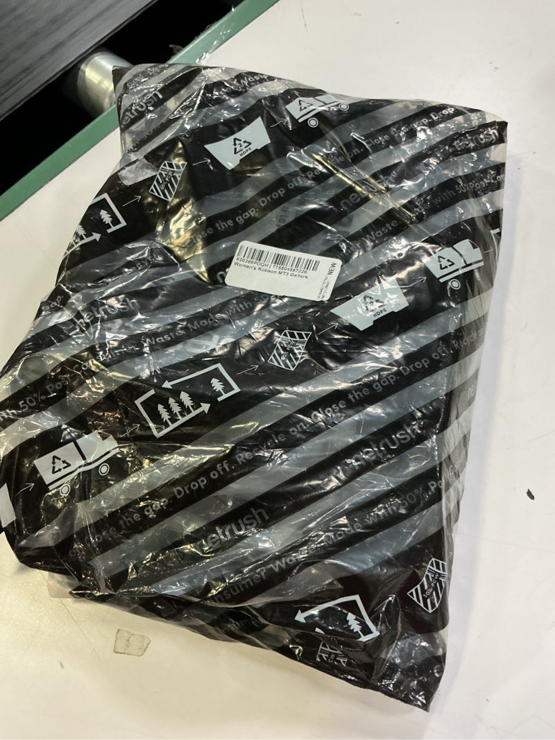 Condition photo showing New/Like New for louis garneau, women's robson mt3 gaiters, black, large/xlarge