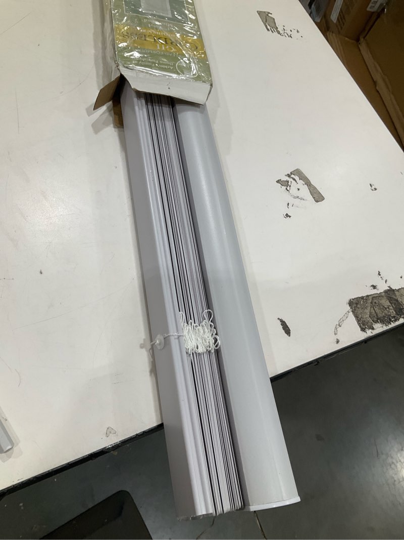Condition photo showing Good Condition for cordless gii morningstar 1" light filtering mini blind 28x64 - white 28"w x 64"h pearl white
