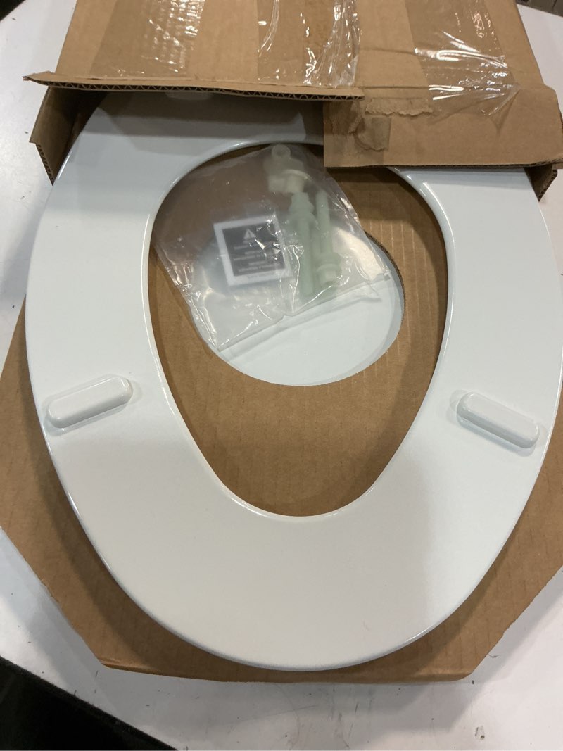 Condition photo showing Good Condition for mayfair linden slow close toilet seat, non slip heavy duty wood, easy install, elongated, white elongated traditional hinge