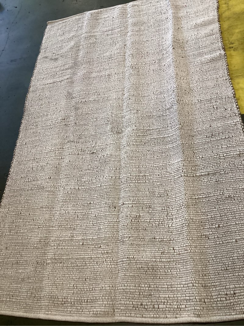 4x6ft White Rug