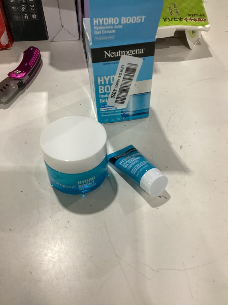 Condition photo showing New/Like New for neutrogena hydro boost hyaluronic acid gel cream  1.7 fl. oz