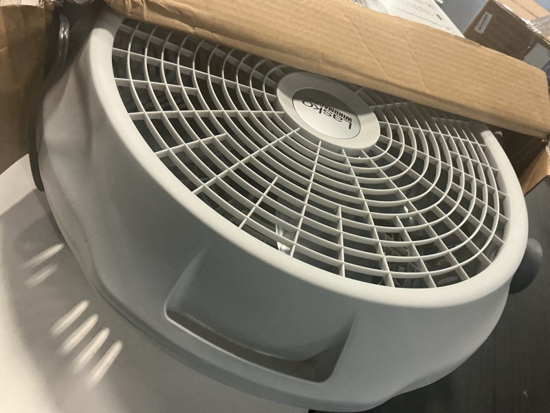 Condition photo showing Good Condition for lasko windmachine 20" 3 speed pivoting air circulator floor fan, gray, a20304